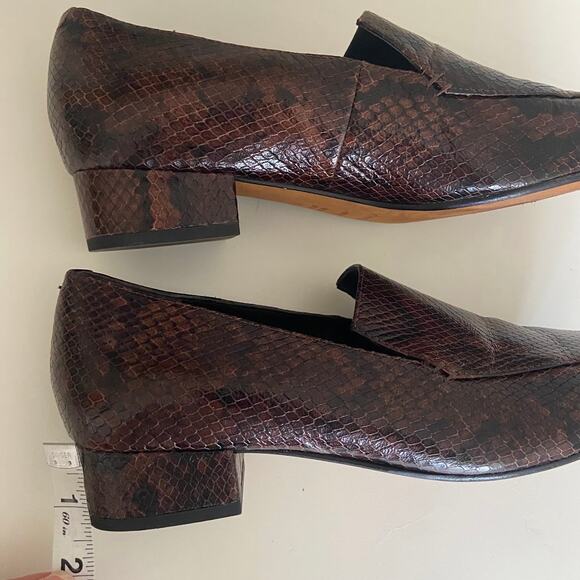 Vince Brown Leather Slip On Fauna Snakeskin Print Loafers Size 9.5 - Picture 8 of 8